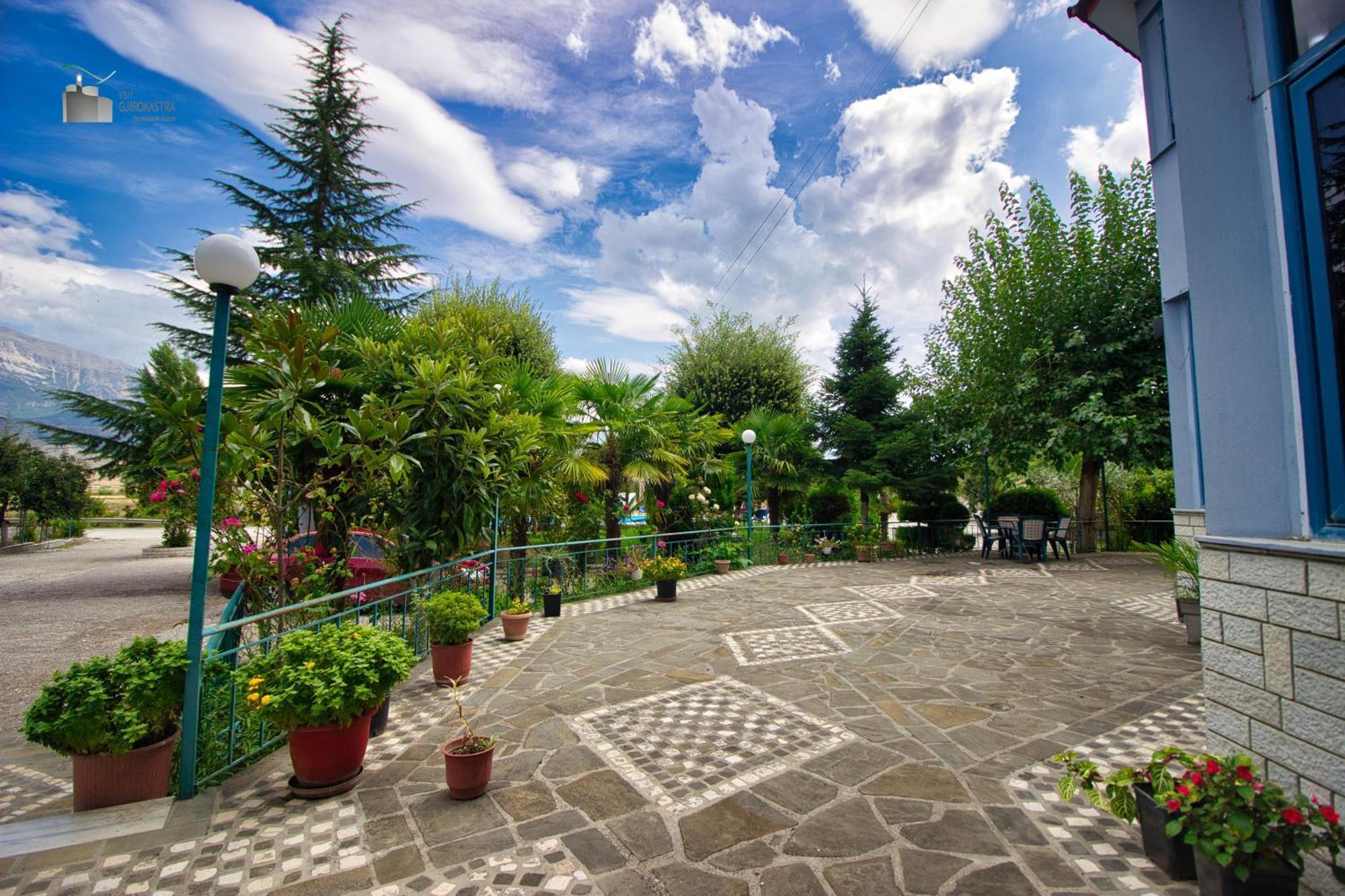 Hotel Parku I Palmave Gjirokastër Exterior foto